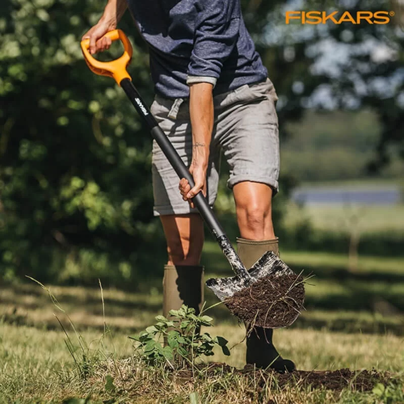 Αιχμηρό πατόφτυαρο Solid Fiskars για επεξεργασία εδάφους