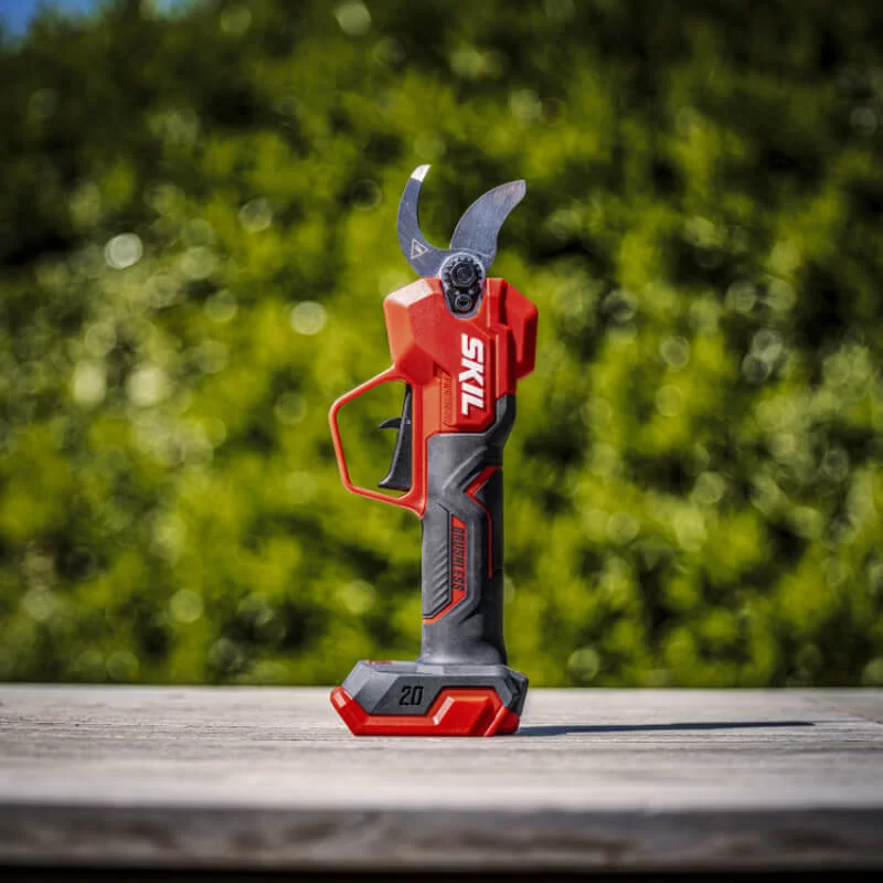 Ψαλίδι κλαδέματος μπαταρίας Brushless Skil, πάντα έτοιμο για χρήση